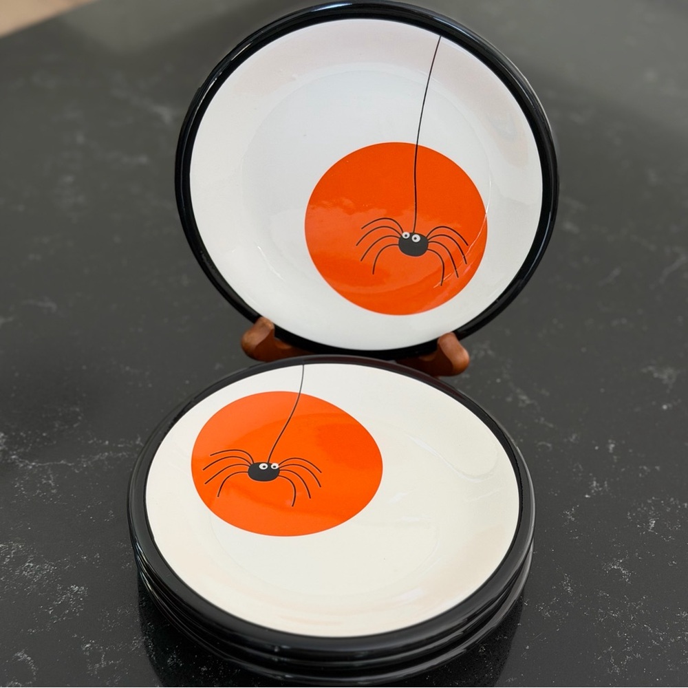 Tag Spider Halloween Appetizer Plates (4) - Picture 2 of 3